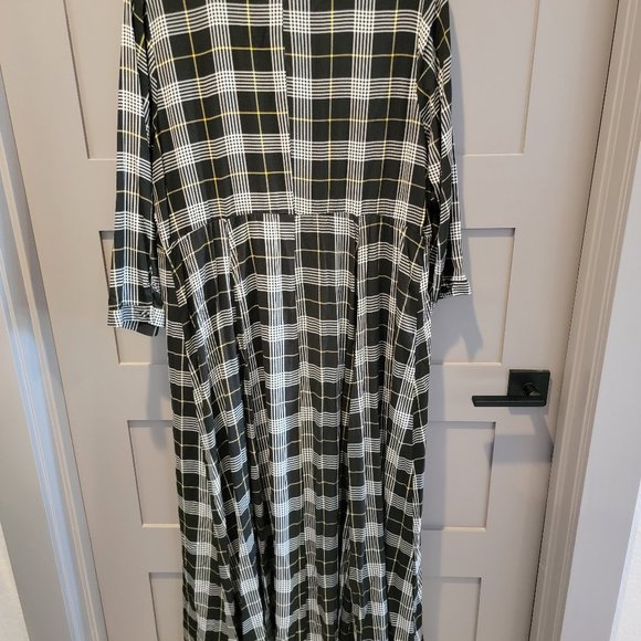 TORRID Black Plaid Challis Button Front Maxi Shirt Dress Size 2 - Picture 8 of 9